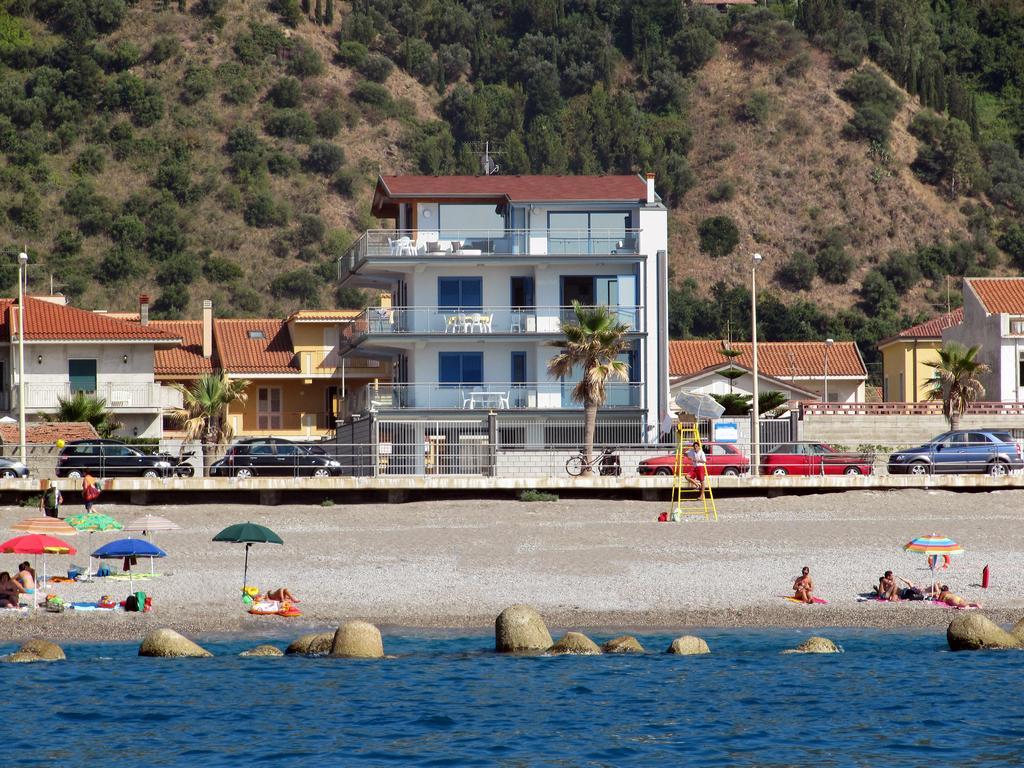 Terraces D'Orlando - Family Apartments With Sea View And Pool Capo d'Orlando Exterior photo