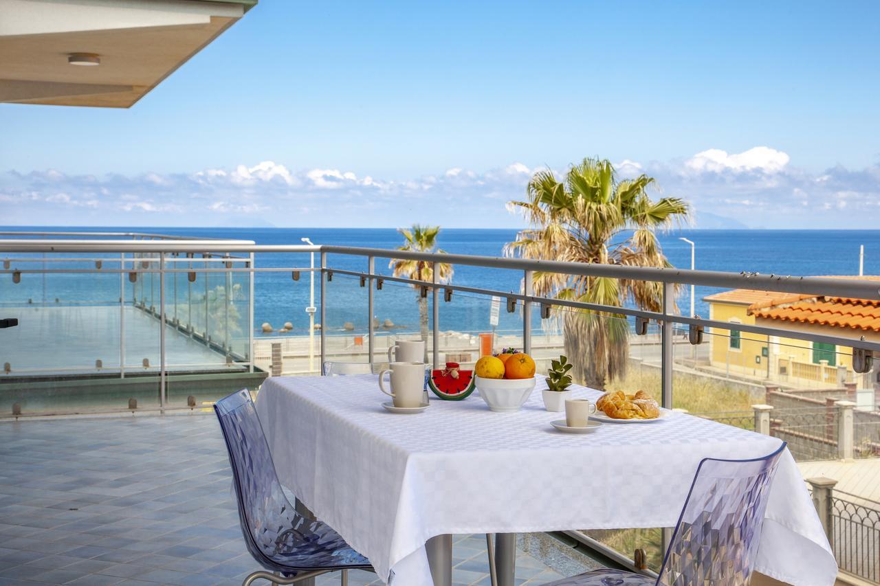 Terraces D'Orlando - Family Apartments With Sea View And Pool Capo d'Orlando Exterior photo