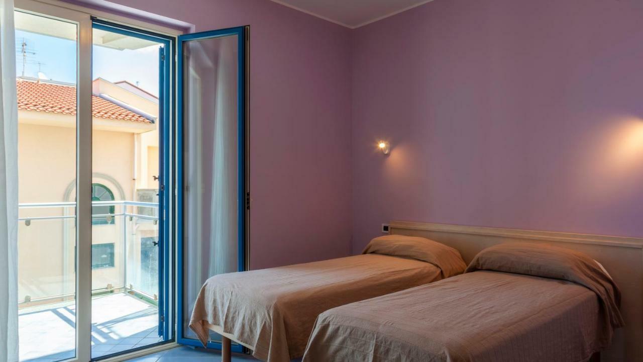 Terraces D'Orlando - Family Apartments With Sea View And Pool Capo d'Orlando Exterior photo